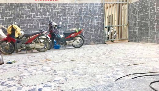 Nhà 4 Tầng Gần Hồ Sen, Ngang 5m, Sân Cổng Rộng 60m2, Chính Tây, Chỉ 1,6 Tỷ