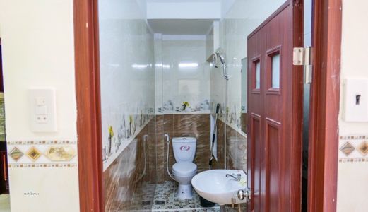 Nhà Trệt Lầu Đường Nguyễn Văn Linh, Đối Diện Trường Trung Cấp Dược Mekong