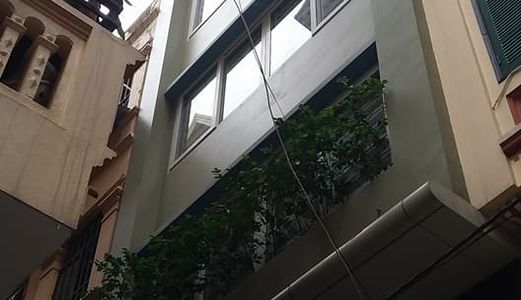 Bán Gấp Nhà Trần Quốc Hoàn, 48m2, 6 Tầng, Mt 5m, 8.6 Tỷ, Gara Ô Tô Vào Nhà, Thang Máy, Nhà Cực Đẹp