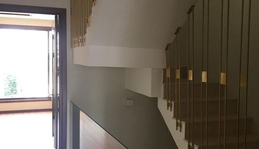 Nhà Kim Mã, Ba Đình, 28m2, 5 Tầng, 3.7 Tỷ, Ô Tô Đỗ Cửa, Ngõ Thông Đê La Thành