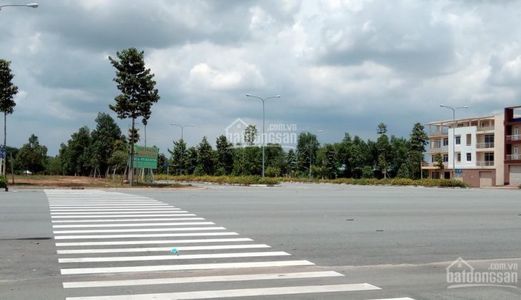 Kẹt Tiền Bán Gấp Lô Đất 300M2 (10X30) Ngay Khu Hc Mới, Thông Tttm, Gần Khu Công Nghiệp