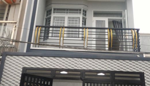 Chỉ Có 1,68 Tỷ Có Ngay Nhà 4 Tầng Tại Phố Trạm. Lh 0981797985.