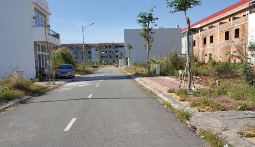 Nền Đường Số 4 Và Số 5 Khu Văn Hóa Tây Đô