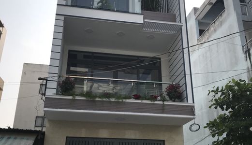 Bán Nhà Phạm Hữu Lầu. Diện Tích 4.8X14,7M. Hướng Tây. Giá 6.9 Tỷ . Q7