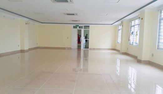 Cho Thuê Văn Phòng Mặt Phố Đặng Thùy Trâm 130M2 Thông Sàn Mặt Tiền 9M