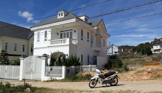 Bán Biệt Thự Sân Vườn Đường Phù Đổng Thiên Vương, Phường 8, Đà Lạt - 710,2M2 - 24 Tỷ B1939