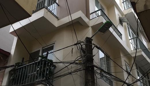 Bán Nhà Lô Góc Lạc Long Quân, 32M2, Mt 5M, 5 Tầng, 2,6 Tỷ, Ngõ Thông, Ô Tô Qua Nhà