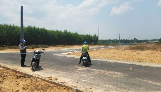 Đất Đối Diện Khu Công Nghiệp Long Đức Giá Chỉ 330Triệu / Nền