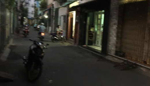 Bán Nhà To Gần Lạc Long Quân, 54M^2, Giá Tốt.