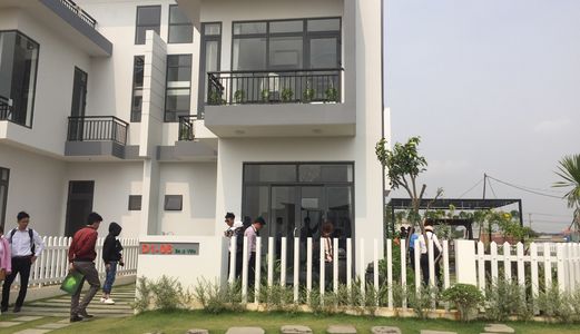 Biệt Thự Mini Siêu Đẹp Giá Cực Tốt Ngay Trung Tâm Thị Trấn Đức Hòa, Long An