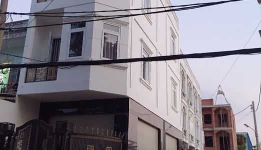 Cần Bán Căn Nhà 4 Lầu  Dt 4.5X12M Giá 4.4 Tỷ  Chính Chủ Mặt Tiền Quốc Lộ 13 Q.Thủ Đức