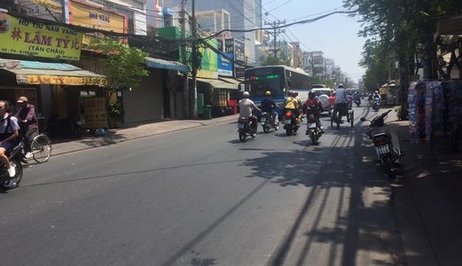 Cần Tiền, Giảm Giá Sâu, Ngã Tư Quang Trung, Thống Nhất.