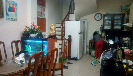 Giá 3.7 Tỷ Bán Gấp Nhà Dương Quảng Hàm 45M2, Vài Bước Ra Phố.