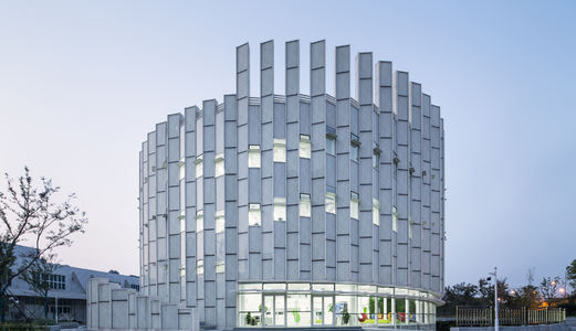 Hot! Hạ Chào 300 Triệu Còn 5.95Tỷ Bán Nhanh Nhà Phố Lạc Long Quân Gara Ô Tô Đậu Tránh