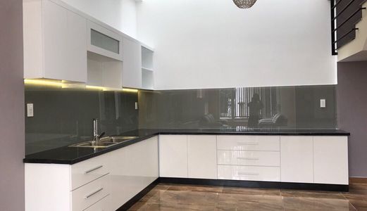 Nhà 1 Trệt + 2 Lầu, 4 Phòng Ngủ, Có Shr, Ở Phước Kiểng.