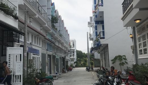 Bán Nhà Nguyễn Bình. Shr. Đsh 3 Căn. Dt 3X10M. 1 Trệt, 2 Lầu, 4 Phòng Ngủ. Giá 1.85 Tỷ.