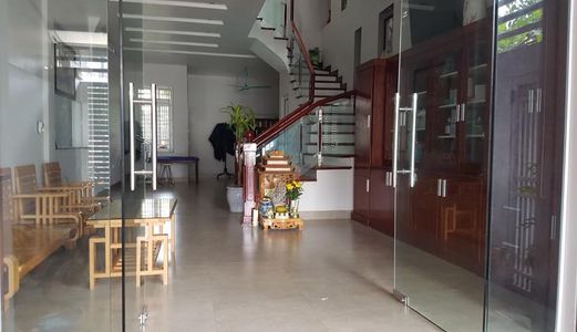 Bán Nhà View Hồ Tai Trâu – Ngọc Lâm ( Long Biên) Hiện Cho Thuê Làm Văn Phòng .