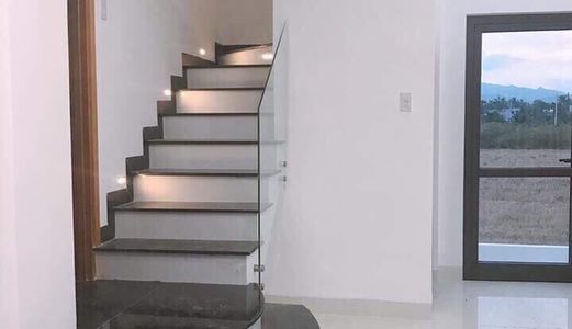 Nhà Đẹp, 2 Lầu, 2 Phòng Ngủ, 21M2, Ở Nguyễn Bình.