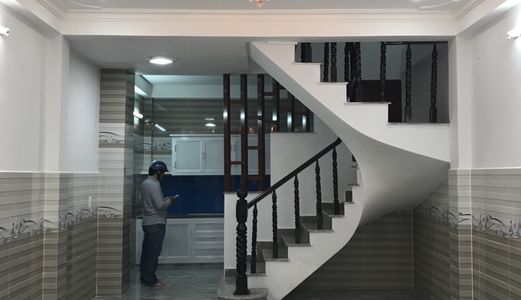 Cần Vốn Bán Nhanh Nhà 730 Htp. DT 4.1X10M. 1 Trệt, 2 Lầu, sân thượng, 4 Phòng ngủ. Giá 4.8 Tỷ -  Q.7