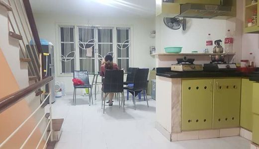 Bán Nhà Trần Duy Hưng, DT 30M2, 6 Tầng, Giá Chào 3,2 Tỷ.