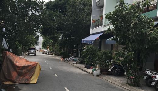 Cần Vốn Bán Nhanh Đất Khu Công Ích .Dt 5X16M. Hướng Đông . Giá 5.5 Tỷ .Quận 7