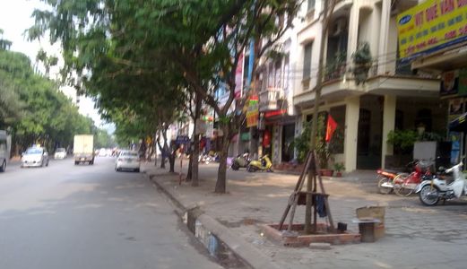 Nhà Mặt Phố Đường Bưởi – Kinh Doanh Sầm Uất – Cho Thuê Tuyệt Vời.