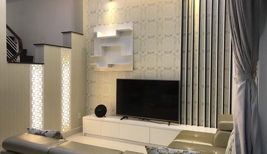 Cho Thuê Nhà Nguyên Căn Hẻm 719 Huỳnh Tấn Phát . Dt 6X8M. 1Trệt, 2 Lầu,4 Phòng Ngủ. Full Nội Thất . Giá 17 Triệu/tháng