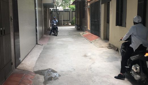 Bán Nhà Gấp Nhà Khu Tây Sơn, Kinh Doanh Tốt, Ngõ 4M. Giá 2,65 Tỷ.