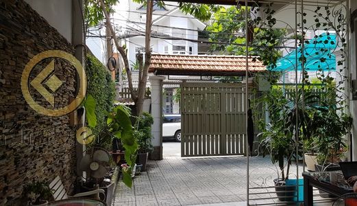 Cần Bán Gấp Biệt  Thự Mt Nguyễn Oanh, P.17, Gò Vấp, Dt: 11X25M, 3 Lầu, Giá: 28 Tỷ