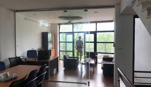 Bán Nhà Mặt Hồ Phương Liệt - Mt 6,6M - Dt 110M2 - 10,8 Tỷ.