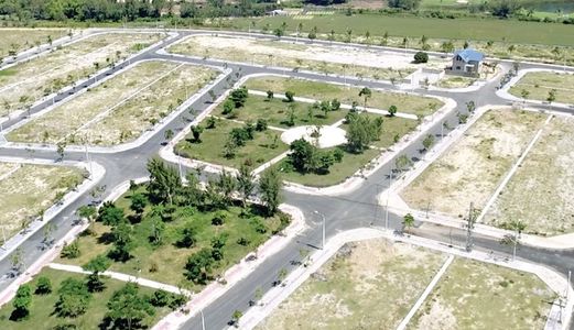 Đất Nền Mặt Tiền - Ngay Thị trấn Bến Lức - Chỉ 620 Triệu/Nền - Sổ hồng riêng