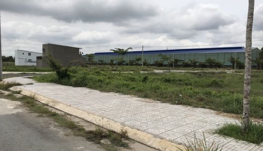 Cần Bán Đất Nền Gần Cầu Vượt Nguyễn Văn Linh , Giá Mềm , Sổ Hồng Riêng