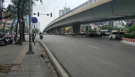 Bán Nhà Mặt Phố Nguyễn Chí Thanh, Ba Đình, Kd Sầm Uất, Dt 50M, 5 Tầng. Lh 0902169922.