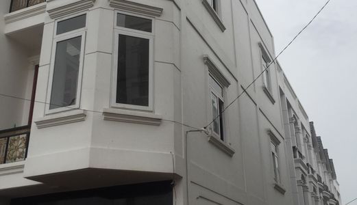 Bán Nhà Thủ Đức Village Mặt tiền Quốc Lộ 13 - Diện Tích 4.5X13m - Giá 4 Tỷ