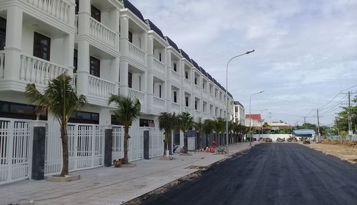 Dãy Nhà Phố Singapore Champaca Garden Dĩ An Bình Dương