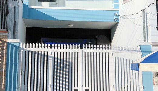 Chính Chủ Bán Nhà Mới, Đẹp Mặt Tiền Gần Biển, Đường Trần Khát Chân, Hòn Sện