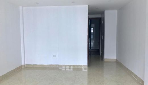 7 Tầng - Gara - Thang  Máy - Gần Hồ. Lh 0976.425.115