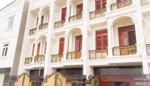 Bán Nhà Mới Xây 1 Trệt 3 Lầu Mặt Tiền Quốc Lộ 13 Làm Văn Phòng.