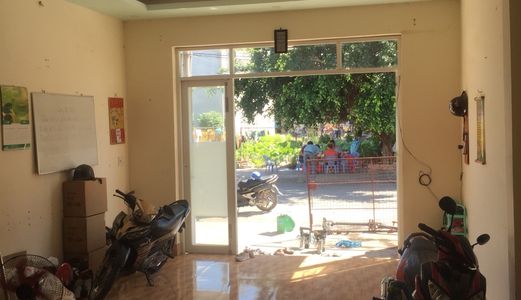 Nhà Cấp 4 Ngay Chợ Thuận Đạo Sổ Sẵn Sang Tên Ngay - Lh 01667509079