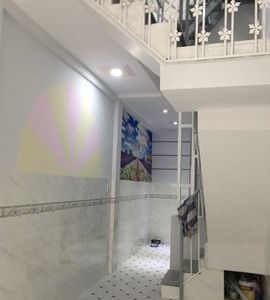 Gia Đinh Đinh Cư Nươc Ngoài Bán Gấp Nhà Mặt Tiền 1 Trệt 3 Lầu Dt:4X30 ,Hòa Bình Tân Phú