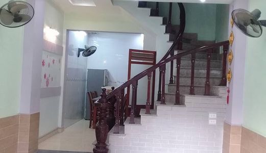 Bán Nhà Riêng Phố Nguyễn Chí Thanh, Kinh Doanh Cực Tốt, Ô Tô. Giá: 4.2 Tỷ