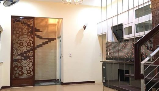 6,5 Tỷ Nhà Đẹp Ô Tô Vào Nhà Phố Lạc Long Quân 55M2 X 6 Tầng