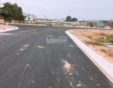 Bán Lô Đất Mt Đường 32M. Ngay Ngã Tư 550.l/h Chính Chủ : 0888.999.270