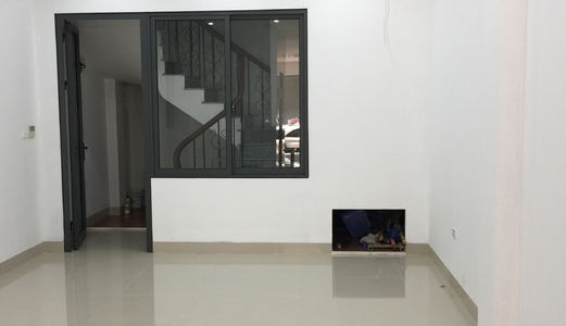 Cho Thuê Nhà 2 Tầng Thông Sàn Nằm Giữa Phố Hà Đông