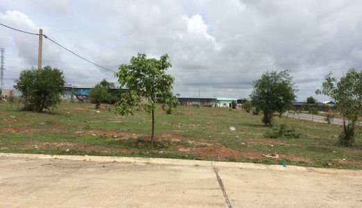 Sang Lô Đất Thổ Cư 450M2, Shr, Mặt Tiền Chợ, Gần KCN, Lh 0906602636. 