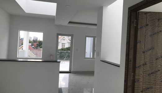 Bán Nhà Phố Tân Quy Đông Quận 7. 1 Trệt 3 Lầu. View Công, Lh 0945370590