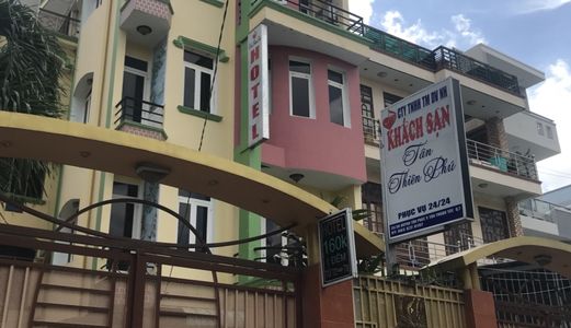 Kẹt Tiền Bán Nhanh Khách Sạn Khu Tân Thuận Tây. Diện Tích 11.5X15.7M. 1 Trệt, 4 Lầu, 22 Phòng, 25.5 Tỷ 