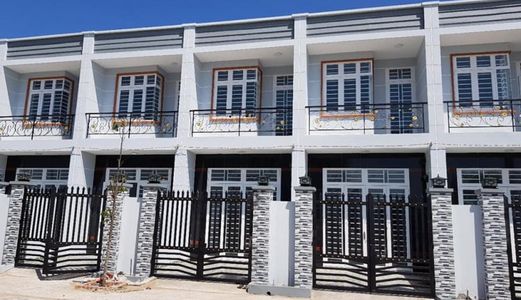 Bán Nhà Cách Chợ Bình Chánh 6 Km