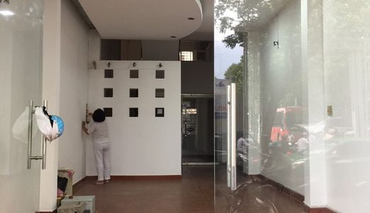 Cho Thuê Nhà Mt Đường Cao Thắng Q.10 - 1 Trệt 4 Lầu Lh: 0938065901