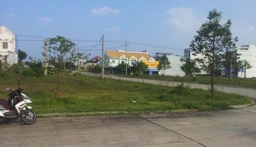 Bán Gấp Miếng Đất Thổ Cư 5X20M Gần Công Viên Võ Văn Tần Ngay Trung Tâm Đức Hòa Sổ Hồng Riêng.